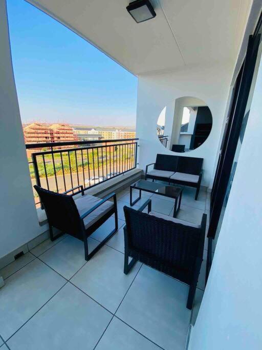 Luxury Penthouse Apartment At The Blyde Pretoria Exterior photo